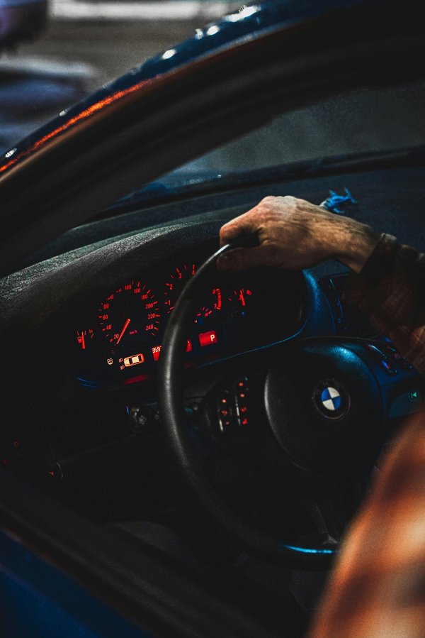 Lunettes de conduite de nuit : optimisez votre confort visuel